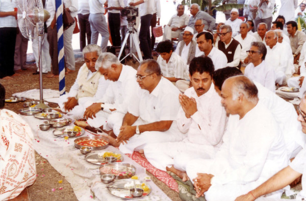 https://www.shradhanjali.com/images/not_found.jpg