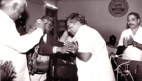 https://www.shradhanjali.com/images/not_found.jpg