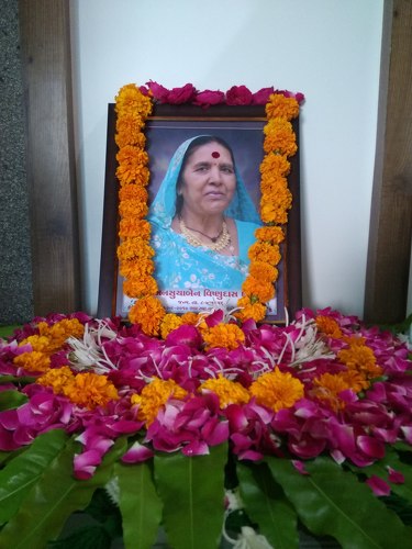https://www.shradhanjali.com/images/not_found.jpg